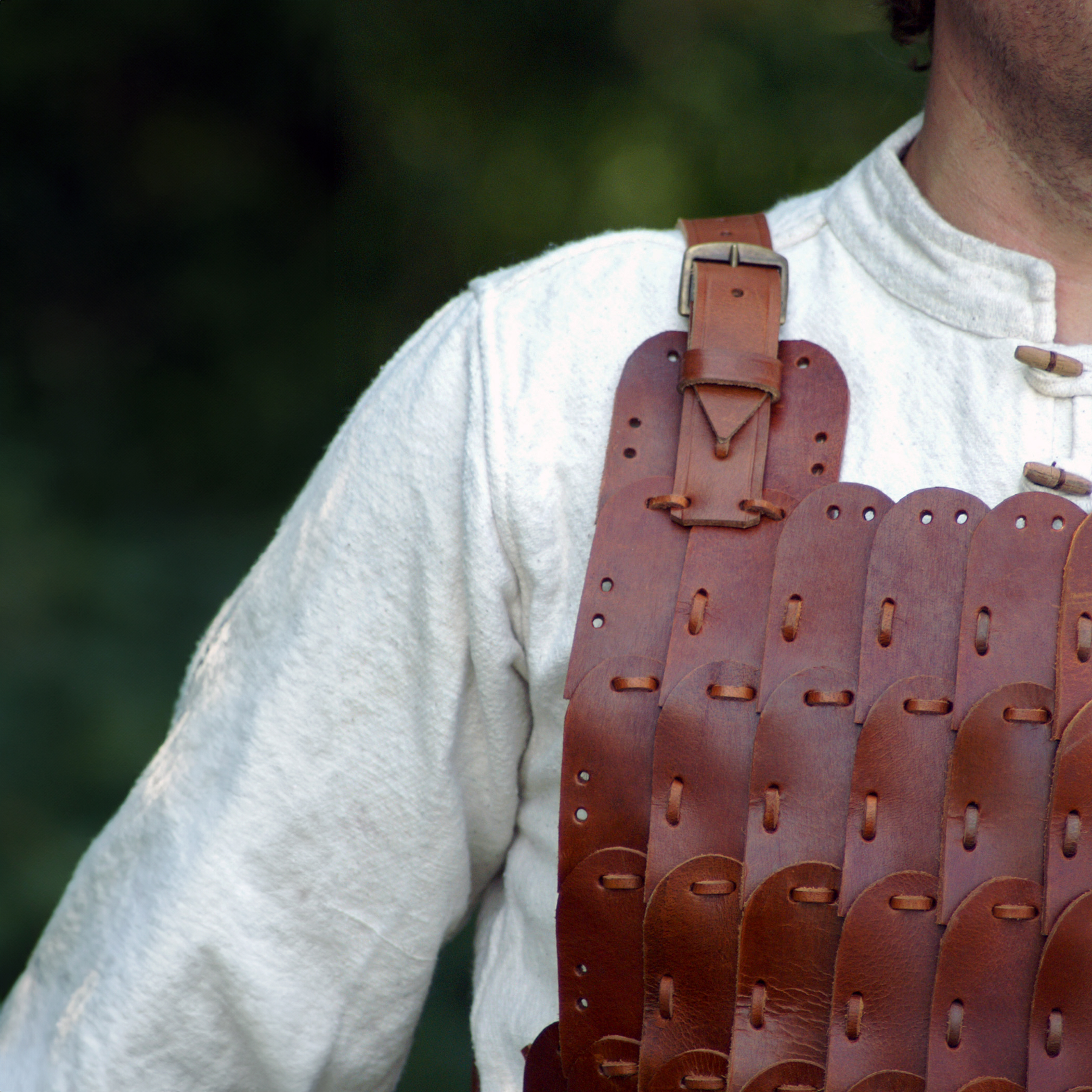 Frühmittelalterliche Leder-Lamellen-Rüstung im Wikingerstil
