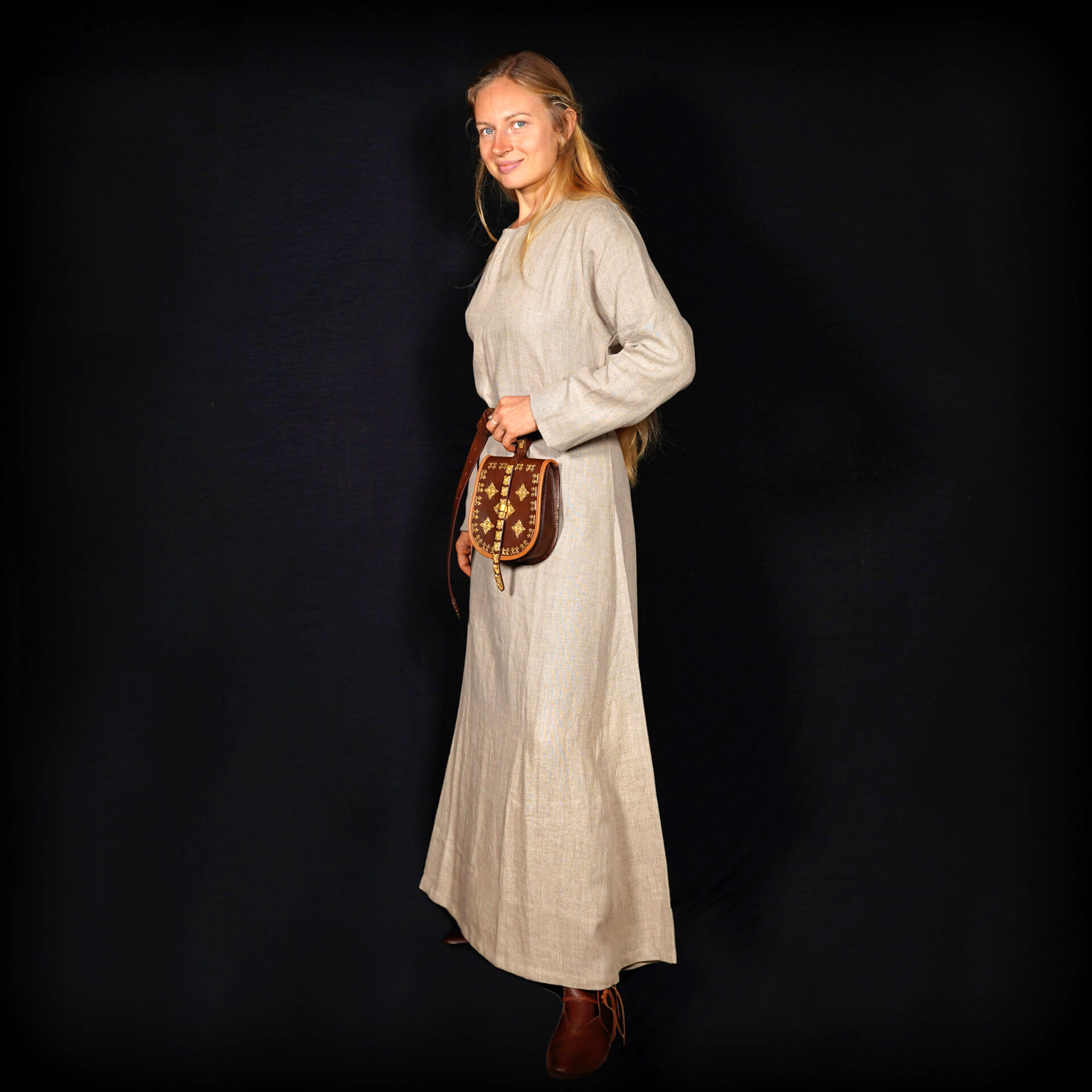 Helga, authentisches langes und schlichtes Wikinger-Kleid, 100% Baltischer Leinen