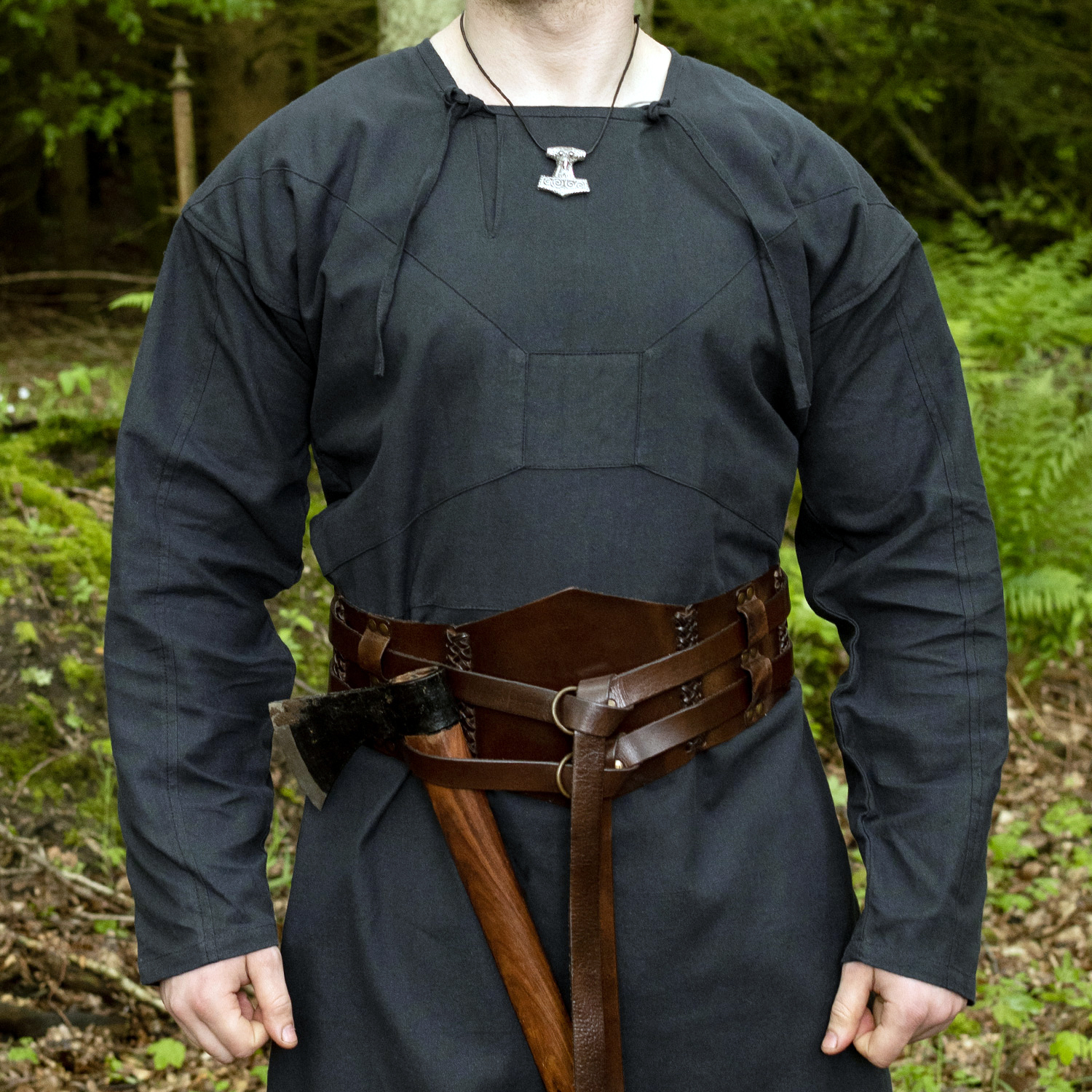 Originalgetreue Viborg-Tunika im Stil der Wikingerzeit des 11. Jahrhunderts Originalgetreue Viborg-Tunika im Stil der Wikingerzeit des 11. Jahrhunderts