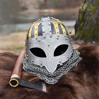 Wikinger Brillenhelm, Spangenhelm mit Brünne