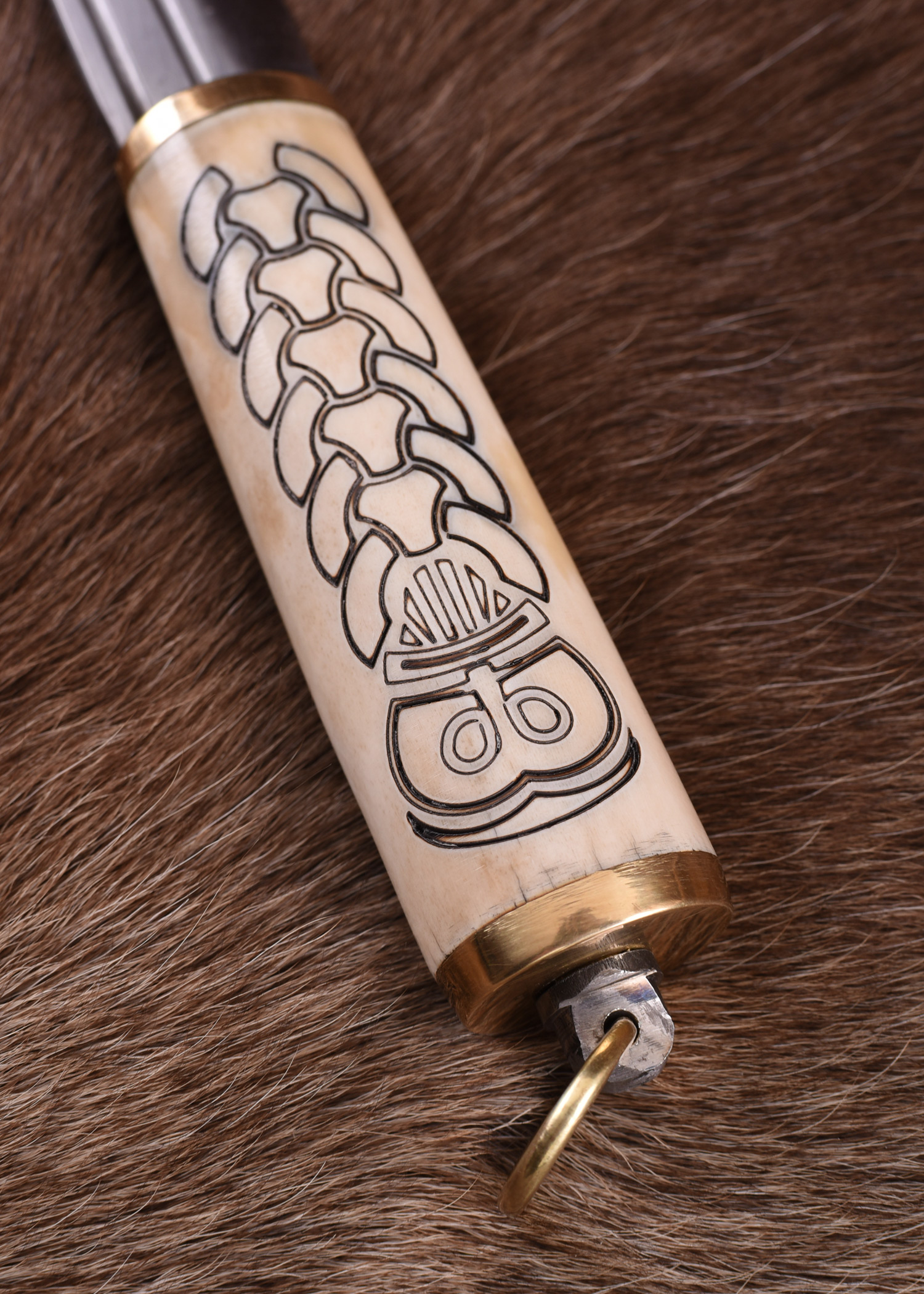 Kleiner Wikinger-Sax, Knochengriff mit nordischem Motiv