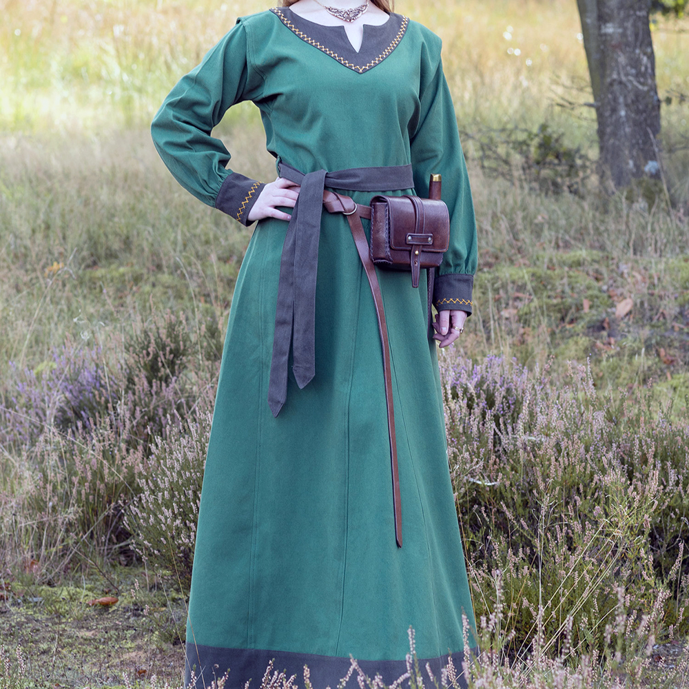 Wikinger Kleid mit Hexenstich verziert, grün Wikinger Kleid mit Hexenstich verziert, grün