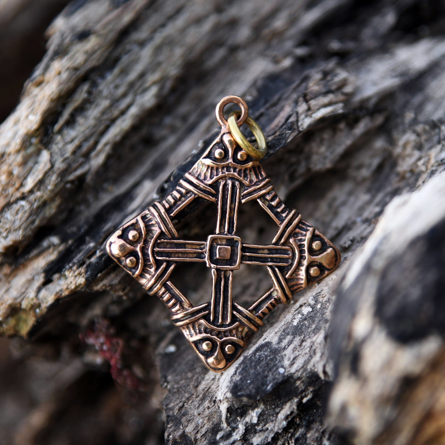 Anhänger aus Bronze, Wikingerkreuz