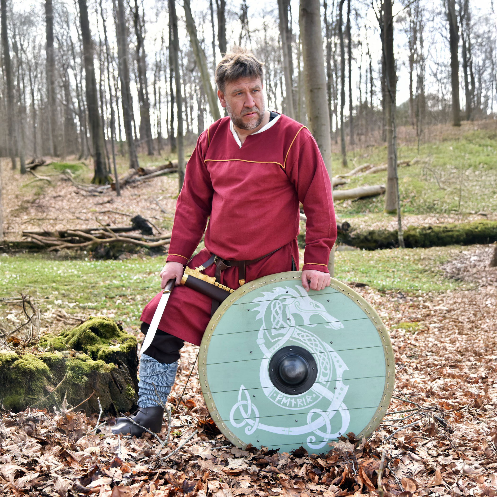 Wikingerschild 'Fenrir' mit Rohaut-Umrandung, 80 cm Wikingerschild 'Fenrir' mit Rohaut-Umrandung, 80 cm
