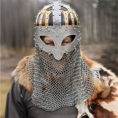 Wikinger Brillenhelm, Spangenhelm mit Brünne