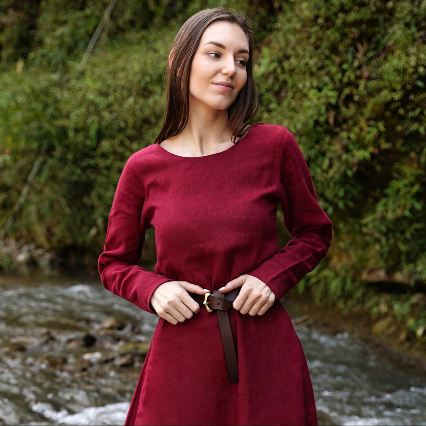 Helga, authentisches langes und schlichtes Wikinger-Kleid, 100% Baltischer Leinen