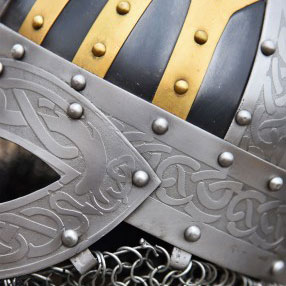 Wikinger Brillenhelm, Spangenhelm mit Brünne