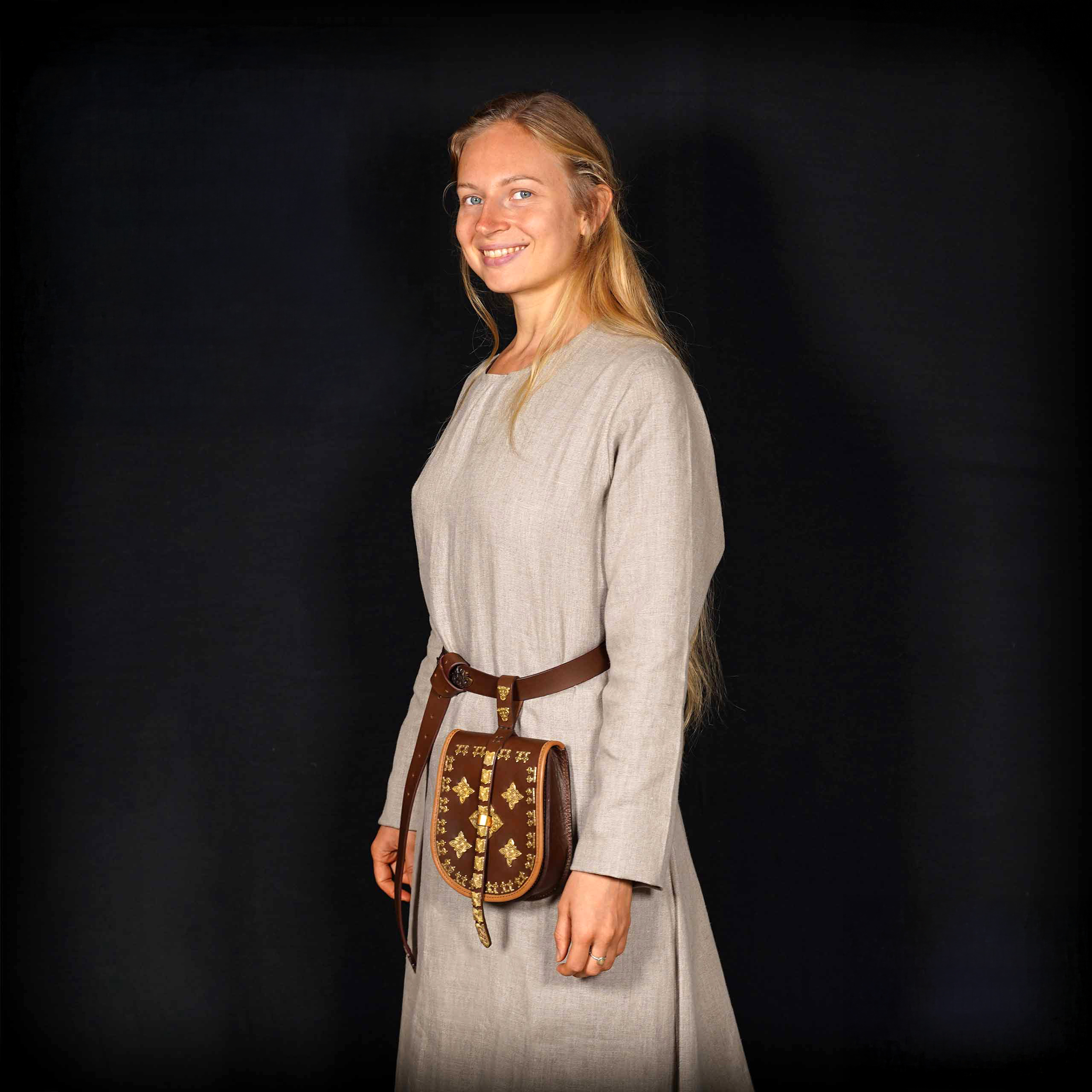 Helga, authentisches langes und schlichtes Wikinger-Kleid, 100% Baltischer Leinen