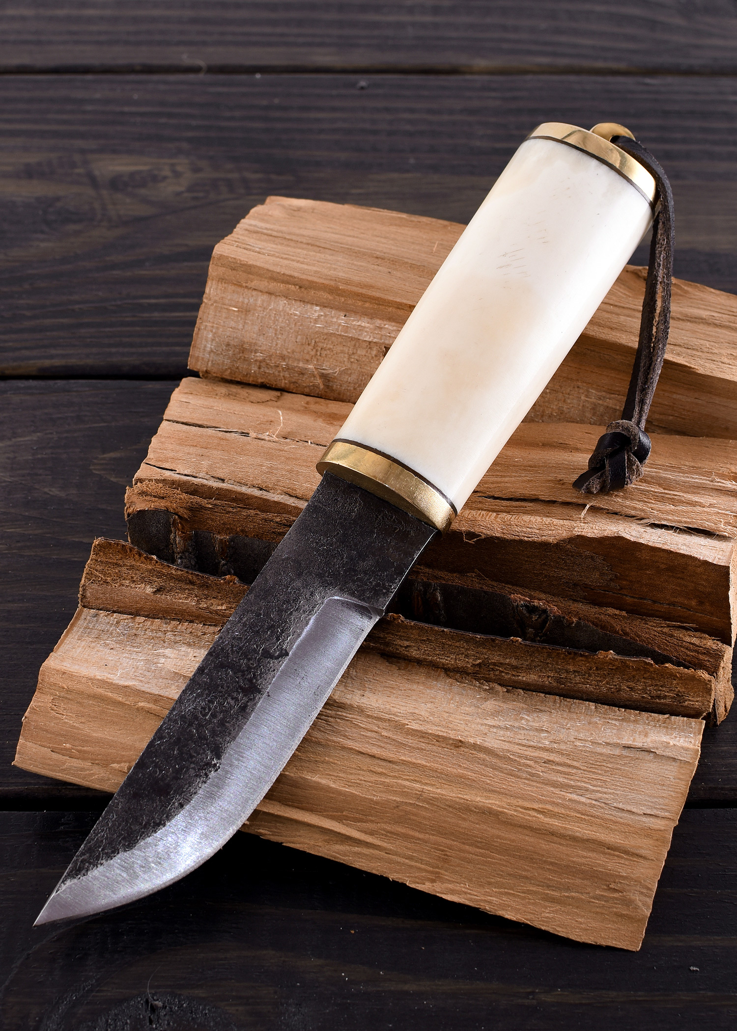 Gebrauchsmesser mit Knochengriff u. Lederscheide